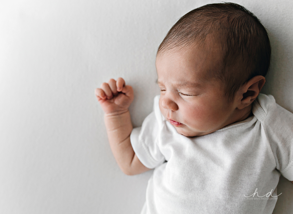 baby lead posing mississippi photographer