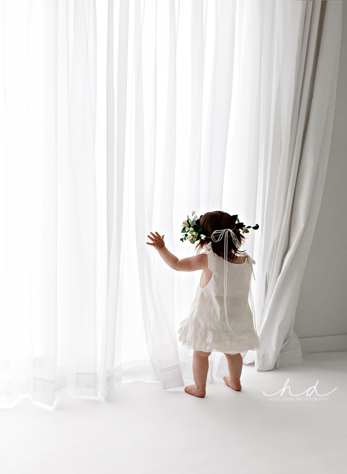 minimalist baby photographer