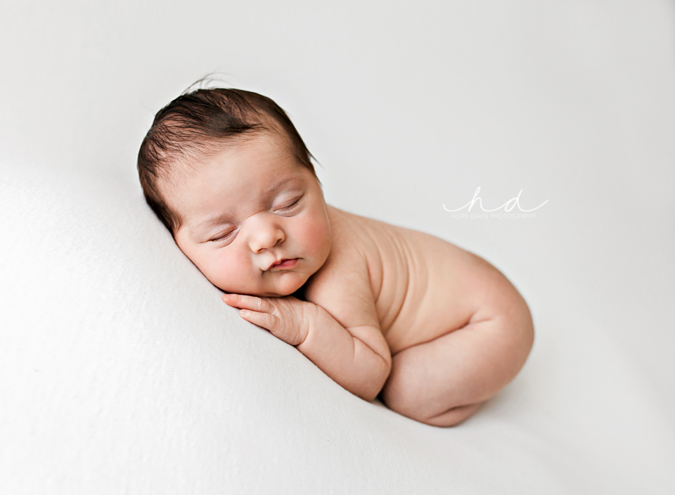 mississippi minimalist newborn photographer