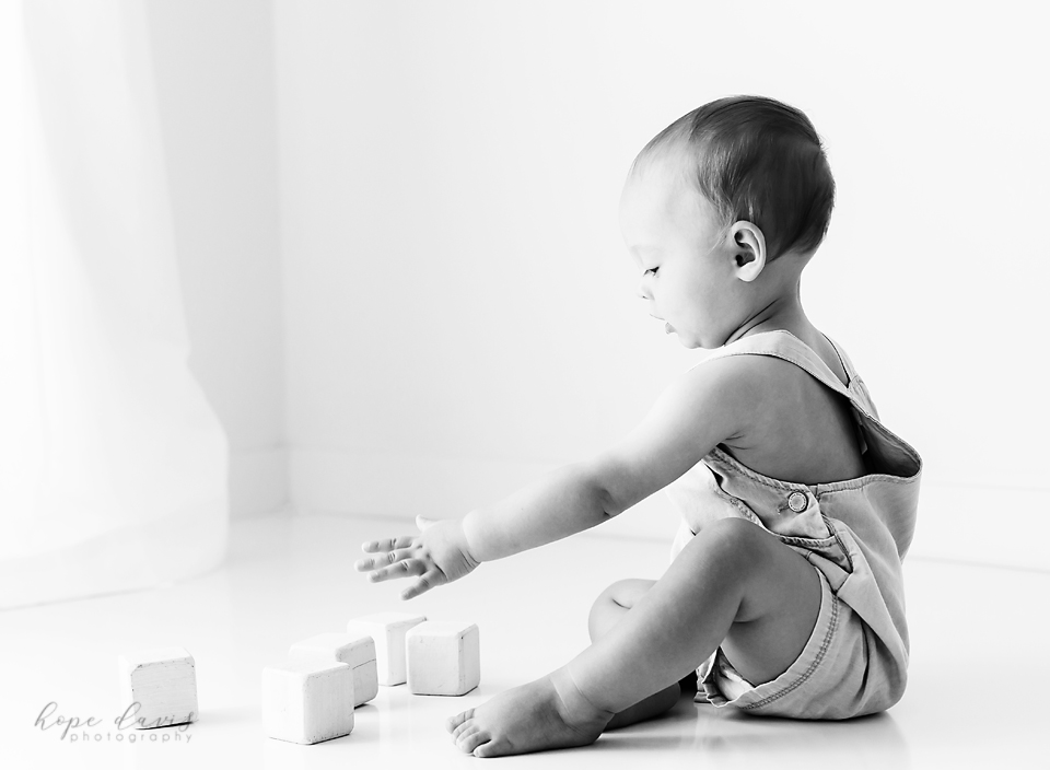 This image has an empty alt attribute; its file name is home-town-baby-photographer-laurel-ms-1.jpg