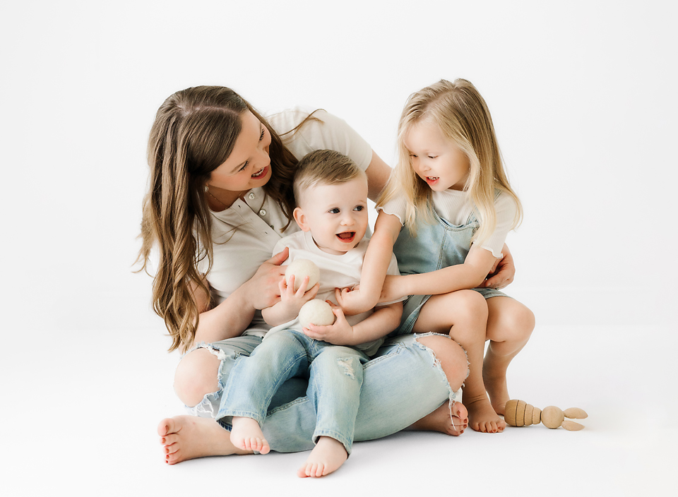 Motherhood Studio Sessions: Simple, Stress-Free, and Full of Love in ...